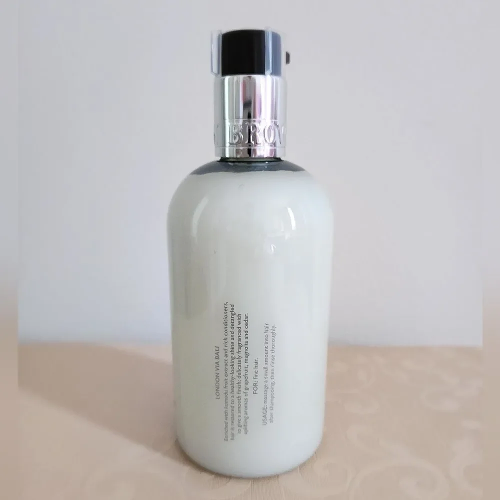 Molton Brown Volumizing Conditioner with Kumudu 300ml / 10 fl oz